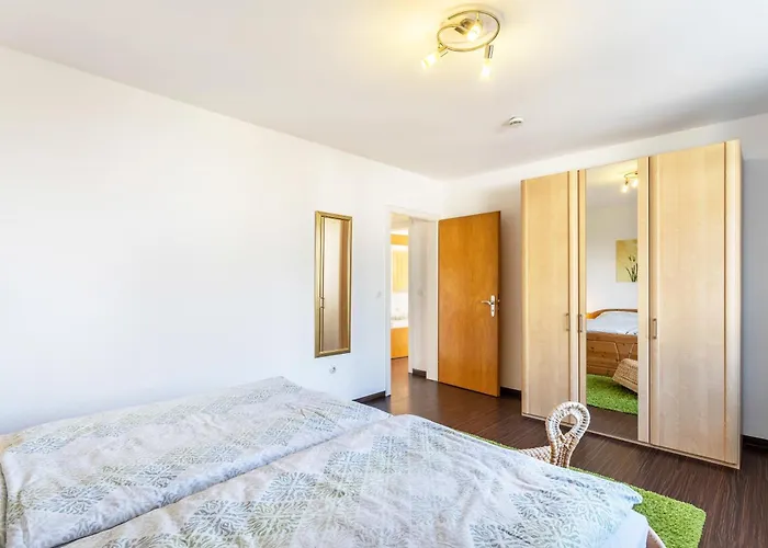 In Den Haargaerten *